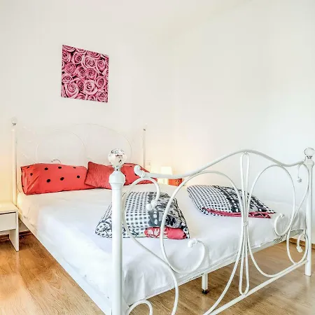 Διαμέρισμα Ulika-1 By Interhome *