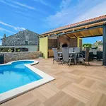 Ulika-1 By Interhome Διαμέρισμα Tar-Vabriga