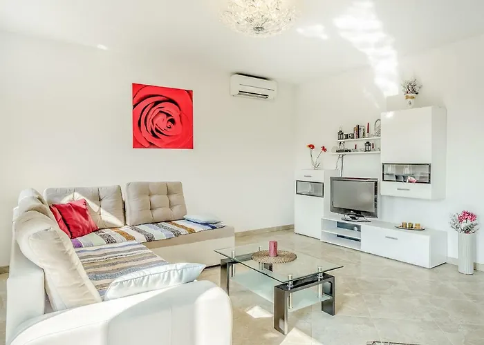 Apartment Ulika-1 By Interhome